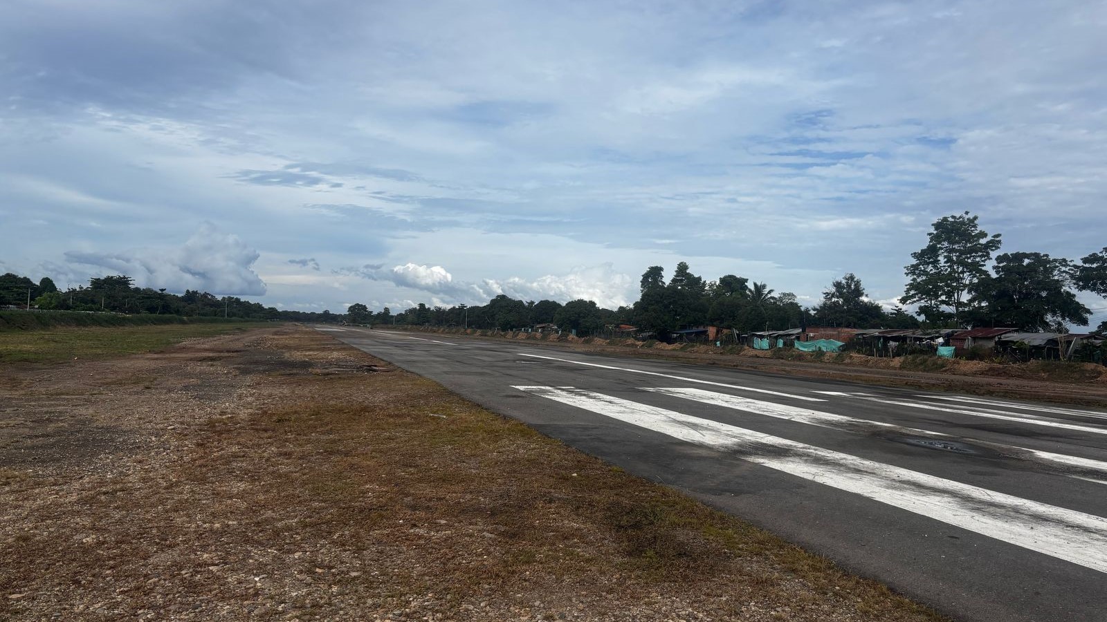 La Aeronáutica Civil realiza trabajos de mantenim
